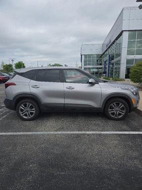 Steel Gray 2023 Kia Seltos LX