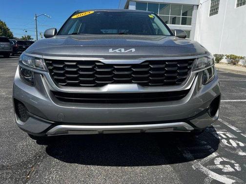 Steel Gray 2023 Kia Seltos LX