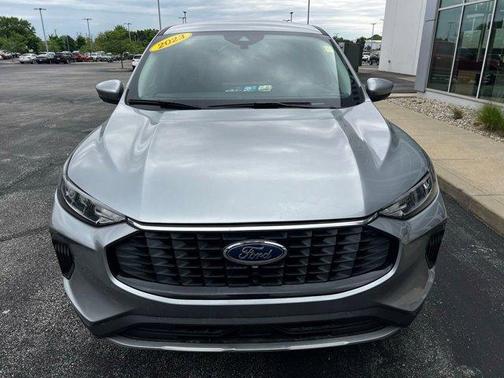 Iconic Silver Metallic 2023 Ford Escape Active