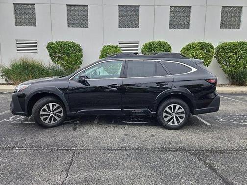 Crystal Black Silica 2024 Subaru Outback Premium