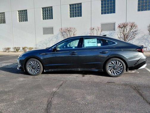 2025 Hyundai SONATA Hybrid Limited