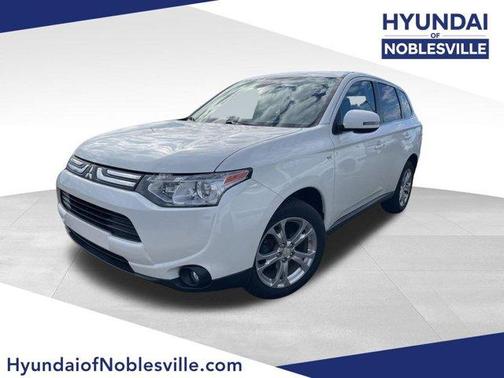 Cool Silver Metallic 2014 Mitsubishi Outlander GT