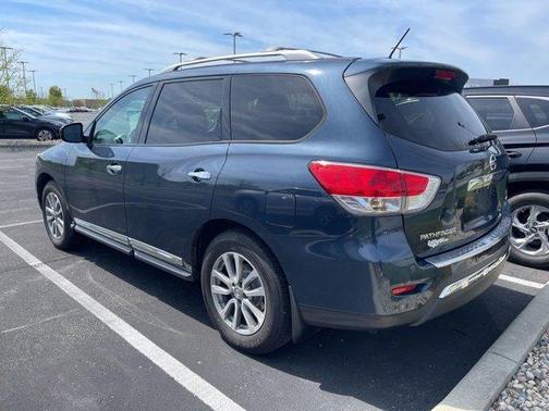 2016 Nissan Pathfinder SL