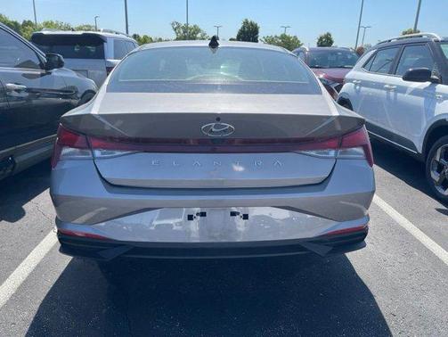 Metal 2023 Hyundai ELANTRA SEL