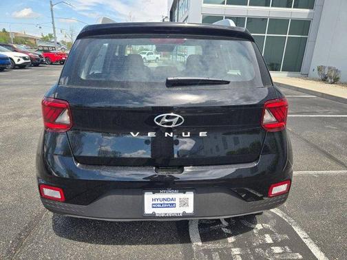 Onyx Black 2026 Hyundai VENUE SEL
