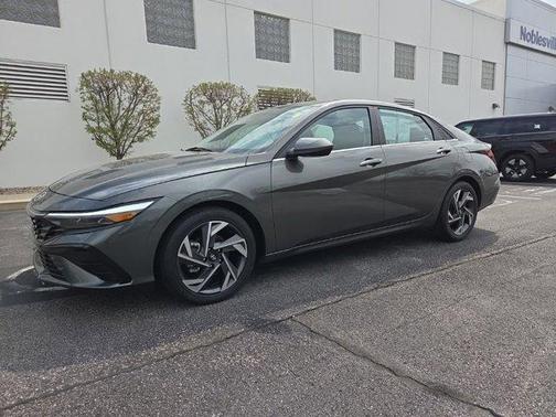 2024 Hyundai ELANTRA SEL