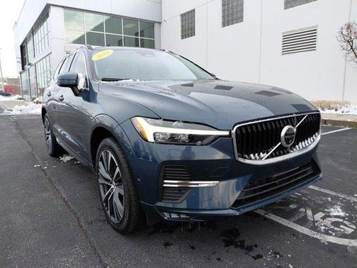 2022 Volvo XC60 B5 Momentum