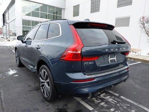 2022 Volvo XC60 B5 Momentum