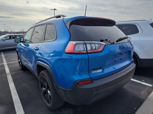 2023 Jeep Cherokee Altitude Lux