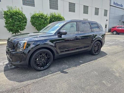 Ebony Black 2022 Kia Telluride SX