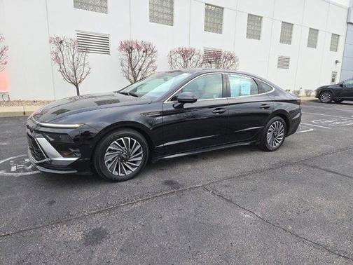 2025 Hyundai SONATA Hybrid Limited
