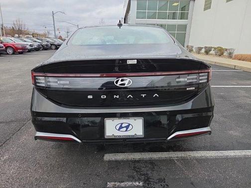 2025 Hyundai SONATA Hybrid Limited