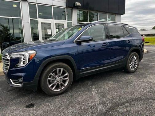 Marine Metallic 2023 GMC Terrain SLT
