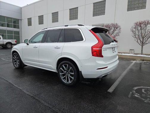 2019 Volvo XC90 T6 Momentum
