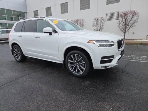 2019 Volvo XC90 T6 Momentum