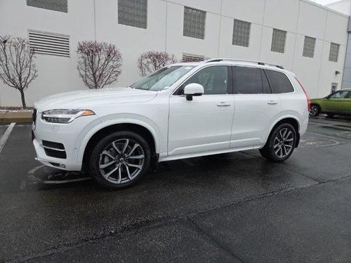 2019 Volvo XC90 T6 Momentum