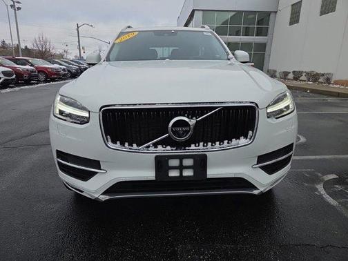 2019 Volvo XC90 T6 Momentum