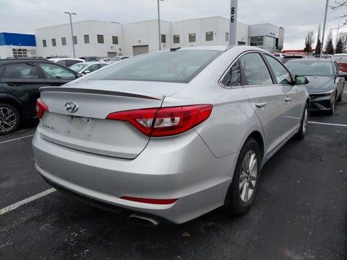 2016 Hyundai SONATA SE