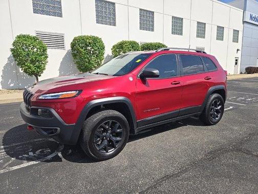 Deep Cherry Red Crystal Pearlcoat 2017 Jeep Cherokee Trailhawk