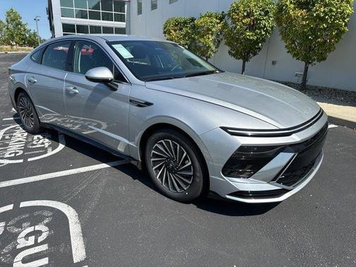 2024 Hyundai SONATA Hybrid SEL