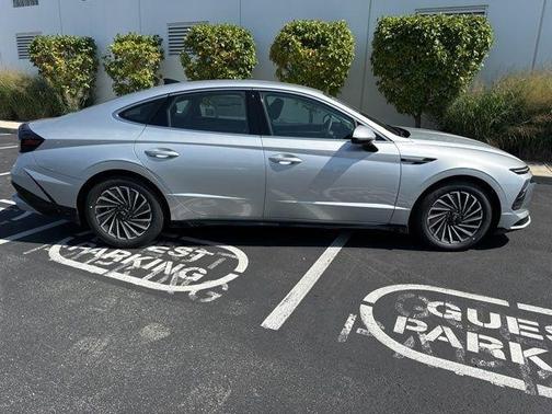 2024 Hyundai SONATA Hybrid SEL