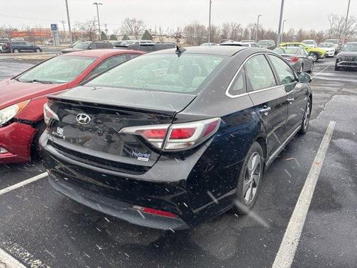 2016 Hyundai SONATA Hybrid Limited