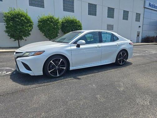 Wind Chill Pearl 2019 Toyota Camry XSE