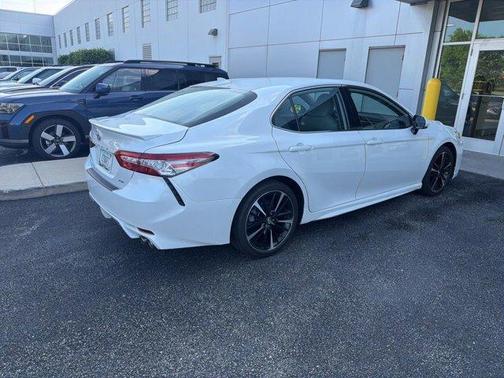 Wind Chill Pearl 2019 Toyota Camry XSE