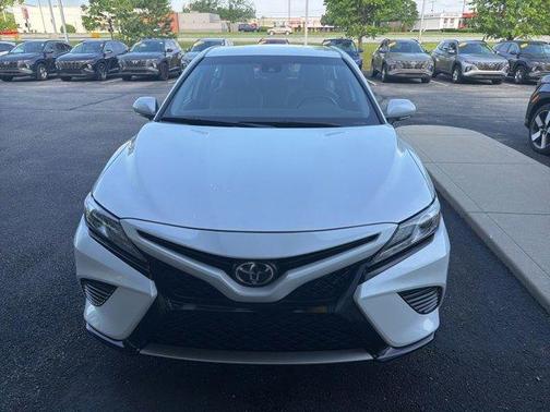 Wind Chill Pearl 2019 Toyota Camry XSE