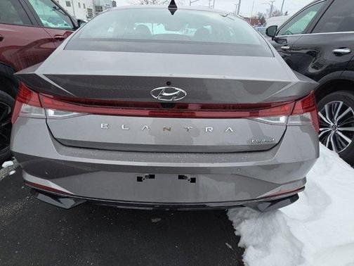 2022 Hyundai ELANTRA Limited