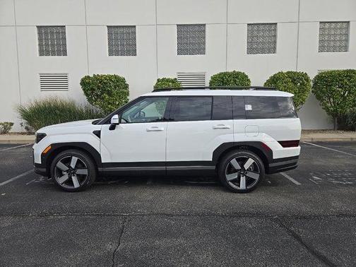 White 2027 Hyundai SANTA FE Limited