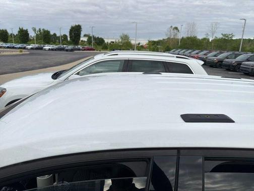 Summit White 2019 Chevrolet Equinox 2LT