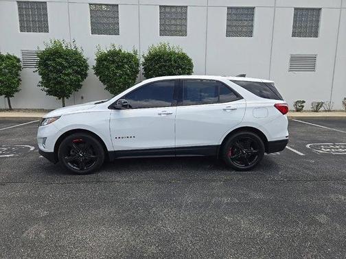 Summit White 2019 Chevrolet Equinox 2LT