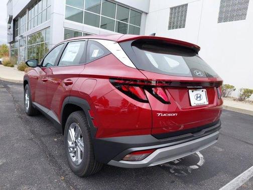 2026 Hyundai TUCSON SE