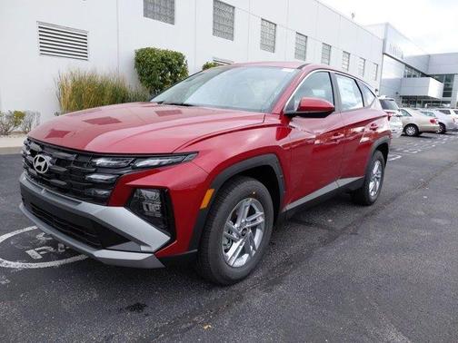 2026 Hyundai TUCSON SE