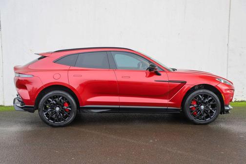 2023 Aston Martin DBX 707