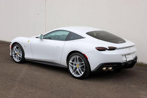 2023 Ferrari Roma Base