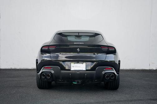 Nero Purosangue 2023 Ferrari Purosangue