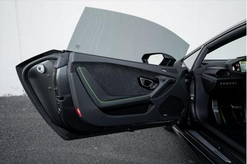 2021 Lamborghini Huracan EVO Coupe