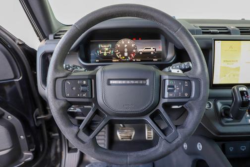 2024 Land Rover Defender 110 V8
