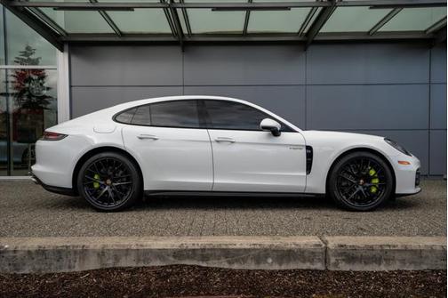 2022 Porsche Panamera E-Hybrid 4S