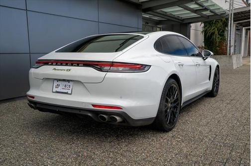 2022 Porsche Panamera E-Hybrid 4S