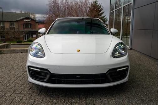 2022 Porsche Panamera E-Hybrid 4S