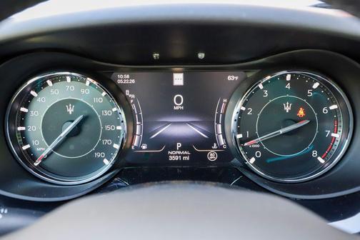 Nero Ribelle Metallic 2022 Maserati Quattroporte Modena Q4