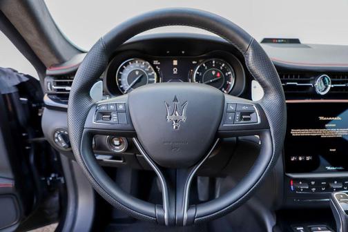 Nero Ribelle Metallic 2022 Maserati Quattroporte Modena Q4