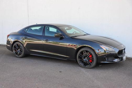 Nero Ribelle Metallic 2022 Maserati Quattroporte Modena Q4