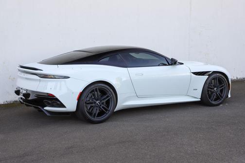 Q Clubsport White 2019 Aston Martin DBS Superleggera