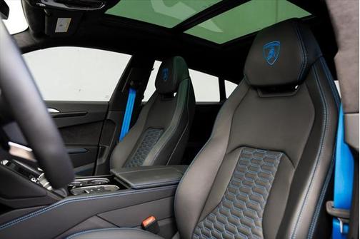 2024 Lamborghini Urus S