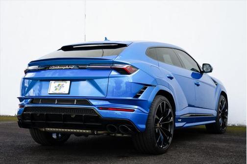 2024 Lamborghini Urus S