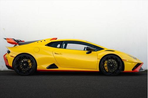 2023 Lamborghini Huracan STO Coupe